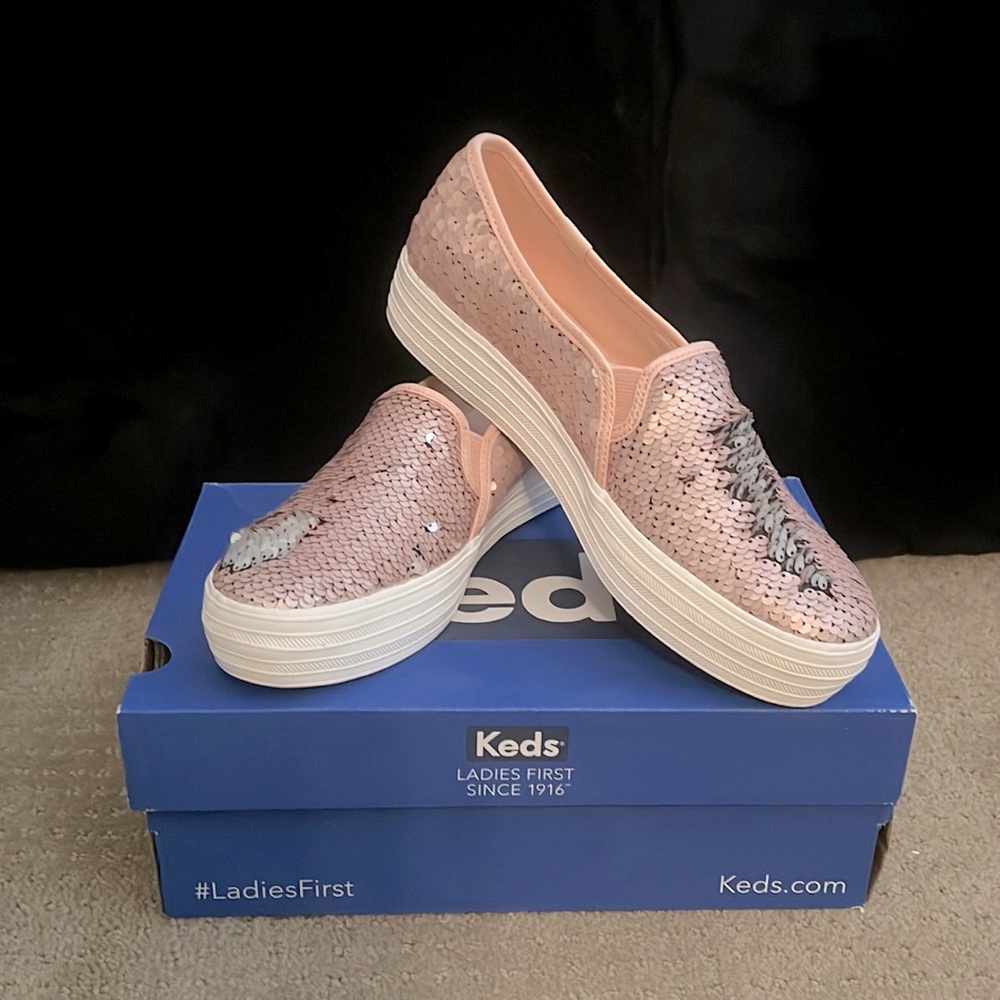 Keds women triple decker sequin pink new with box.